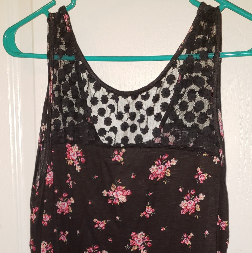 L tank top NWT